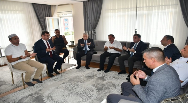 Vali Aziz Yıldırım, şehit ailesini ziyaret etti