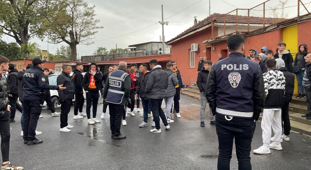 EdirnesporKütahyaspor maçında konuk ekibin yöneticileriyle taraftarlar arasında tartışma yaşandı
