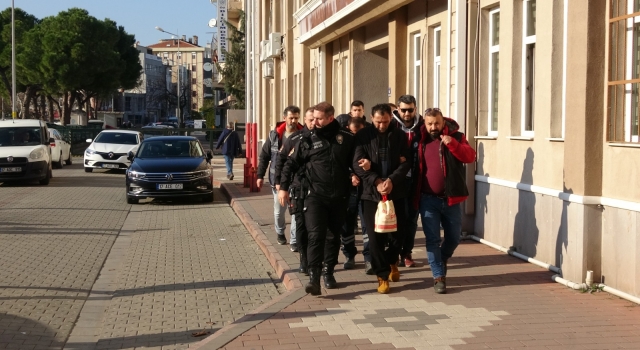 Çanakkale’de fuhuş operasyonunda yabancı uyruklu 5 kişi gözaltına alındı