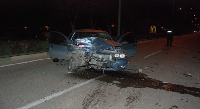 Çanakkale’deki trafik kazasında 3 kişi yaralandı