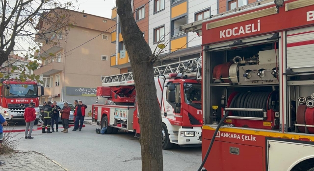 Gebze’de bir apartmanda çıkan yangın söndürüldü