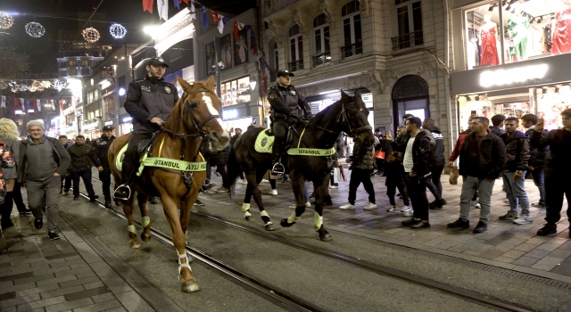 Taksim’deki Mobil Komuta Merkezi’nden İstanbul kameralarla anlık takip ediliyor