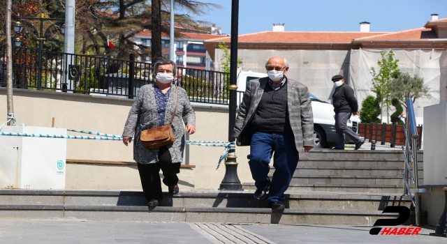 Trakya'da 65 yaş üstü vatandaşlar uzun zaman sonra ilk kez sokağa çıktı