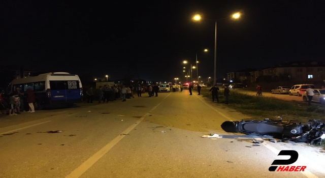Minibüsle çarpışan motosikletteki 2 Yunus polisi yaralandı