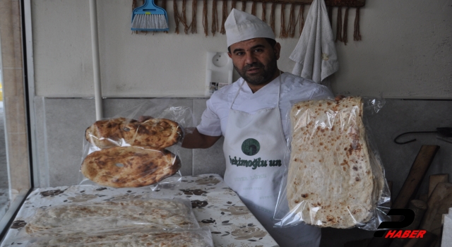 Tandır ekmeğinin lezzetini Van’dan Kocaeli’ye taşıdı