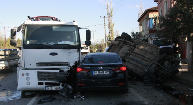 Bursa’da tırla çarpışan hafif ticari aracın sürücüsü hayatını kaybetti