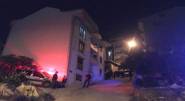 Kocaeli’de bir kişi silahla eşini ve oğlunu öldürüp intihar etti