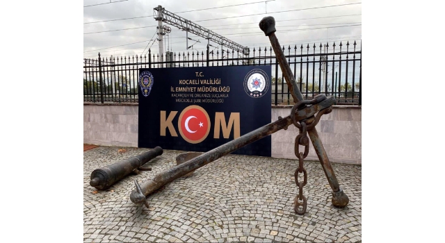 Kocaeli’de hurdacıda tarihi gemi çapasıyla top ele geçirildi
