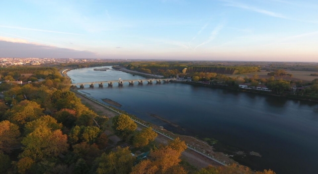 Meriç Nehri boyları sonbaharın renklerine büründü