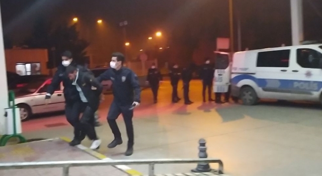 Yalova’da silahlı saldırı şüphelisinin gözaltına alınmasının ardından çıkan gerginlikte 2 polis yaralandı
