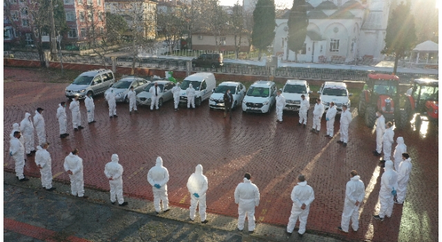 Koronavirüsle değişen hayat: ”Beyaz tulumlular” dezenfeksiyon mesaisinde