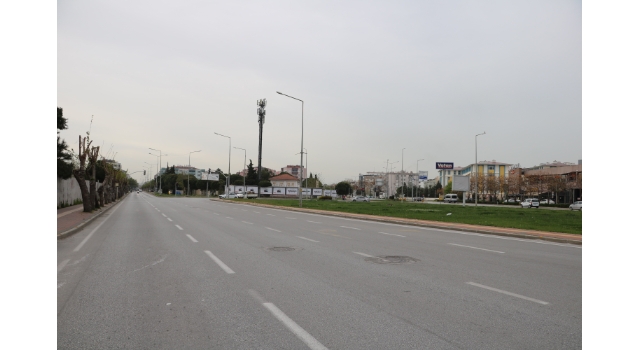 Bursa ve çevre illerde ”tam kapanma”nın başlamasıyla sokaklar boşaldı