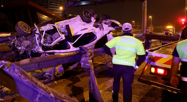 Maltepe’de otomobil bariyerlere çarptı: 1 ölü, 2 yaralı