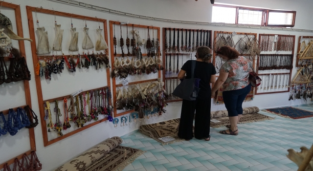 Tahtakuşlar Etnografya Müzesi’nde takı sergisi açıldı