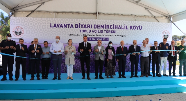 Kırklareli’nde inşa edilen cami ve yenilenen köy meydanı törenle açıldı