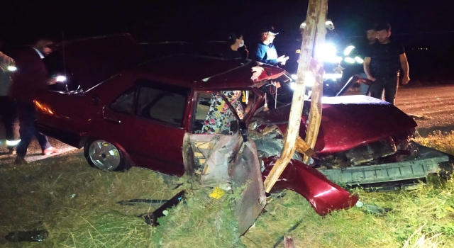 Tekirdağ’da elektrik direğine çarpan otomobilin sürücüsü ağır yaralandı