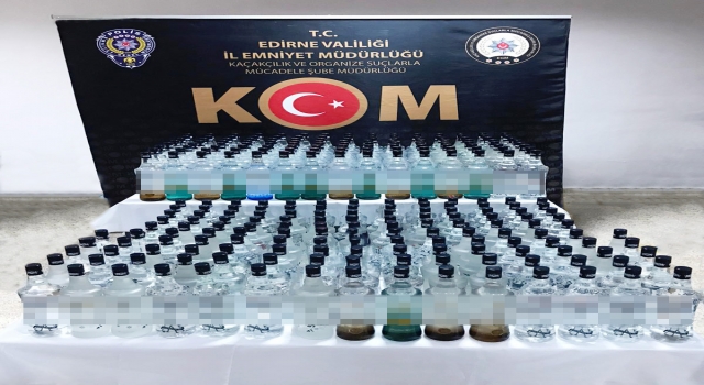 Edirne’de bir otomobilde 260 şişe sahte içki ele geçirildi