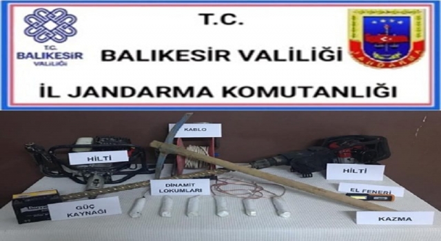 Erdek’te izinsiz kazı yapan 5 şüpheli yakalandı