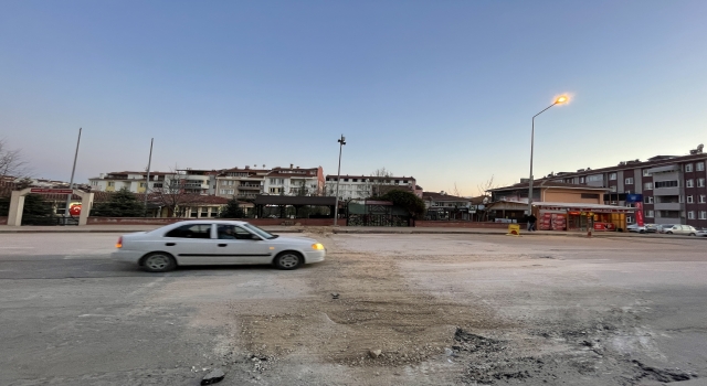GÜNCELLEME Edirne’de ticari taksi altyapı çalışmasının yapıldığı alanda kanala düştü