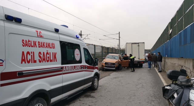 Kocaeli’de zincirleme trafik kazasında 2 kişi yaralandı