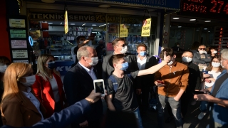Eski CHP Milletvekili Muharrem İnce, Sakarya’da esnafı ziyaret etti