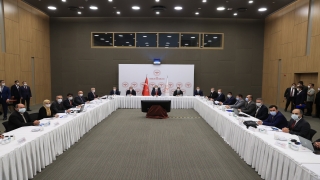 Sağlık Bakanı Fahrettin Koca: ”Salgının bu devresinde, asıl ciddi sınavı kalabalığa karşı vereceğiz. Evimiz dışında, iş yerimiz dahil, başkalarıyla paylaştığımız her ortamda maske takalım. Mesafe kura