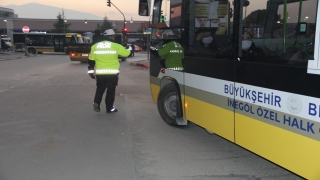 İnegöl’de halk otobüslerinde Kovid19 tedbirleriyle ilgili denetimler sürüyor
