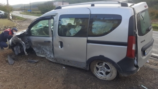 Bilecik’te hafif ticari aracın direğe çarptığı kazada 1 kişi öldü