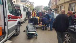 İnegöl’de servis aracının çarptığı kız çocuğu yaralandı
