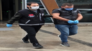 Dolandırıcılık şüphelisi parayı çekmek için geldiği bankada yakalandı