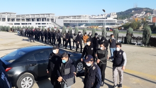 Kocaeli’deki ”siber dolandırıcılık” şüphelisi 29 kişi adliyede