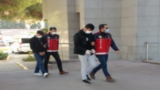 Balıkesir’de internet kafeden bellek ve ekran kartı çalan iki hırsız tutuklandı