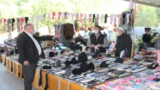 Söğütlü Belediye Başkanı Özten, pazarda Kovid19 denetimi gerçekleştirdi 