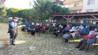 Polis memurları kadına karşı şiddeti önlemek için KADES’i anlattı 