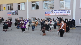 Sakarya emniyeti kadınlara KADES uygulamasını tanıttı