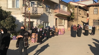 Boşanma aşamasında olduğu eşi tarafından öldürülen kadın toprağa verildi