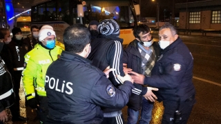 Bursa’da uyuşturucu ele geçirilen otomobildeki 4 kişi gözaltına alındı
