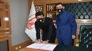 Aydeniz Et Balıkesirspor teknik direktör Cihat Arslan’la sözleşme imzaladı