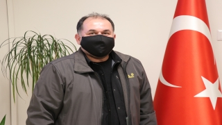 Yemeğe çıkan çocukların sadece bir salatalık yiyebildiğini görünce ”iyilik” hareketi başlattılar