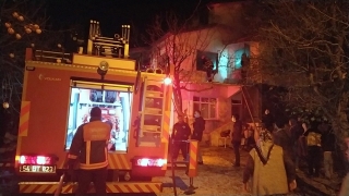 Sakarya’da sobadan çıkan yangında ev kullanılamaz hale geldi