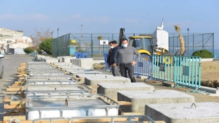 Altınova sahilinde yenileme ve çevre düzenleme çalışmaları devam ediyor