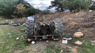 Sakarya’da devrilen traktörün sürücüsü öldü