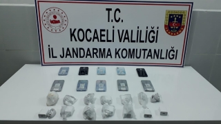 Kocaeli’de gümrük kaçağı cep telefonları ele geçirildi