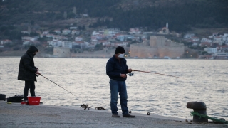 Çanakkale’de olta balıkçılarına sosyal mesafe düzenlemesi