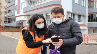 Balıkesir’de Kovid19 testi pozitif çıkanların izolasyonda bulundukları evlere uyarı notu asıldı