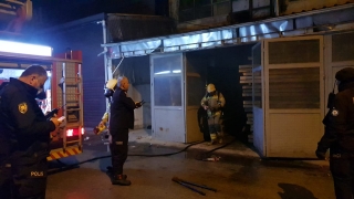 Kereste atölyesindeki yangın itfaiye tarafından söndürüldü