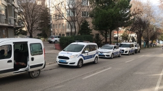 Polisten kaçmaya çalışan şüphelilerin bulunduğu hafif ticari araçtan uyuşturucu çıktı