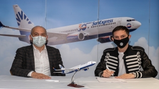 SunExpress, DJ Burak Yeter’in hava yolu partneri oldu