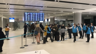 İngiltere’den İstanbul’a gelen yolculara mutasyon riski nedeniyle koronavirüs testi yapıldı