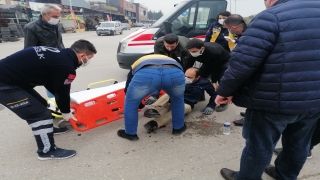 İnegöl’de minibüsle çarpışan motosikletin sürücüsü yaralandı